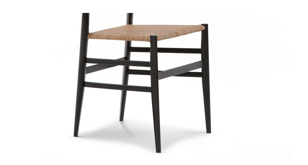 https://a.1stdibscdn.com/gio-ponti-frassino-tinto-nero-aswood-superleggera-chair-for-cassina-for-sale-picture-3/f_14272/f_420658521730122349584/Captura_de_pantalla_2024_10_28_a_las_14_27_05_master.jpg