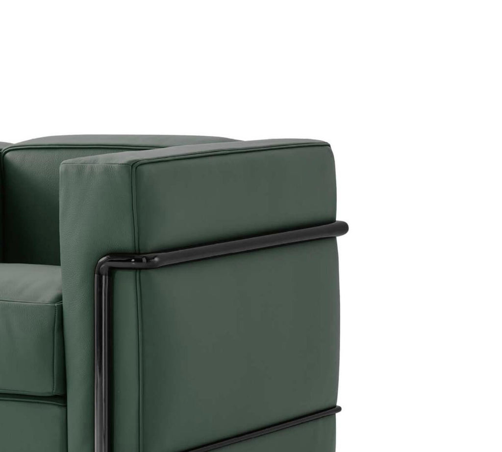 https://a.1stdibscdn.com/le-corbusier-set-of-two-fauteuil-grand-confort-petit-modele-armchairs-for-sale-picture-7/f_14272/f_422078121730984408013/Captura_de_pantalla_2024_11_07_a_las_13_51_41_master.jpg