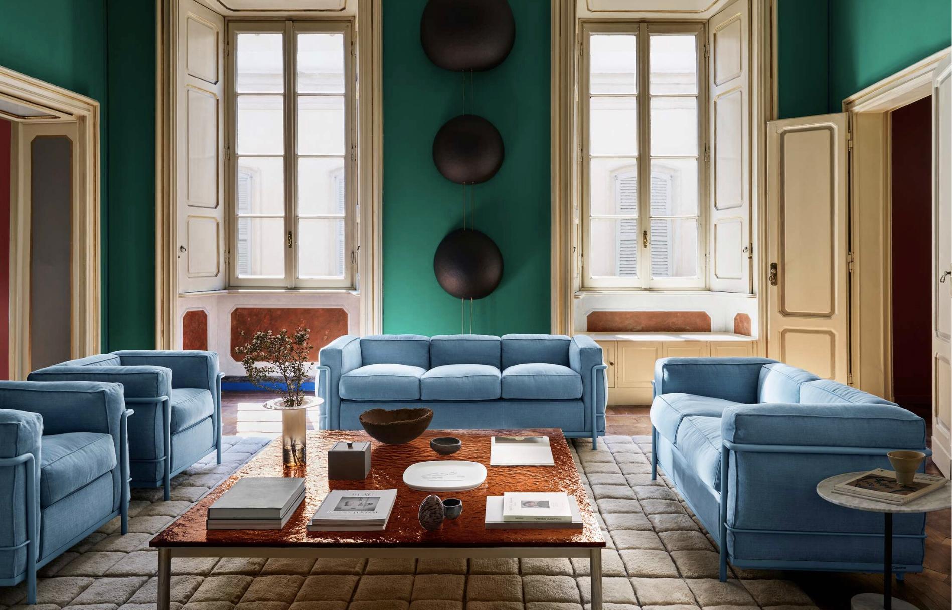 https://a.1stdibscdn.com/le-corbusier-fauteuil-grand-confort-petit-modele-deux-places-durable-for-sale-picture-10/f_14272/f_422549521731331628630/Captura_de_pantalla_2024_11_11_a_las_14_26_28_master.jpg