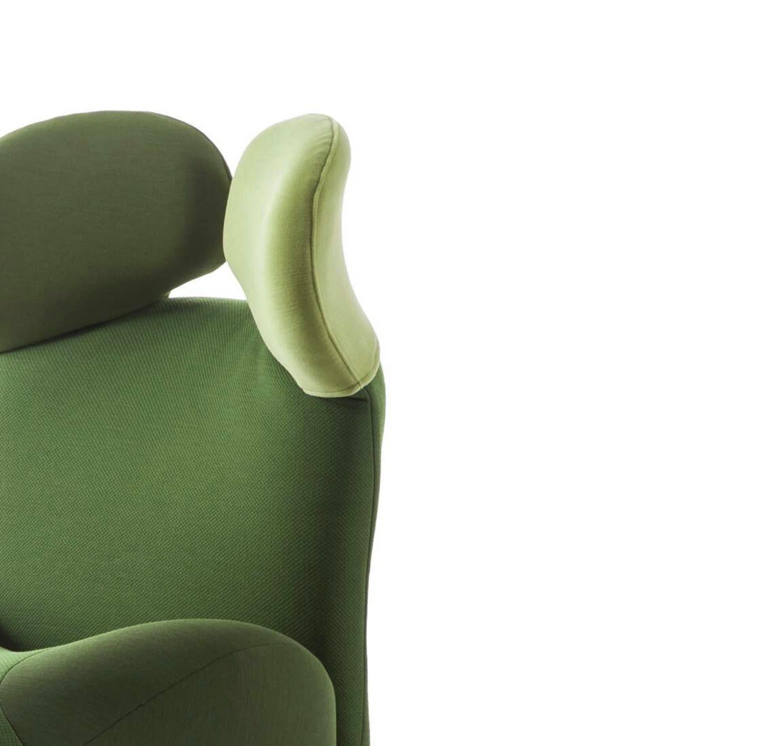 https://a.1stdibscdn.com/toshiyuki-kta-wink-armchair-for-cassina-for-sale-picture-3/f_14272/f_423198921731651704154/Captura_de_pantalla_2024_11_14_a_las_14_09_44_master.jpg