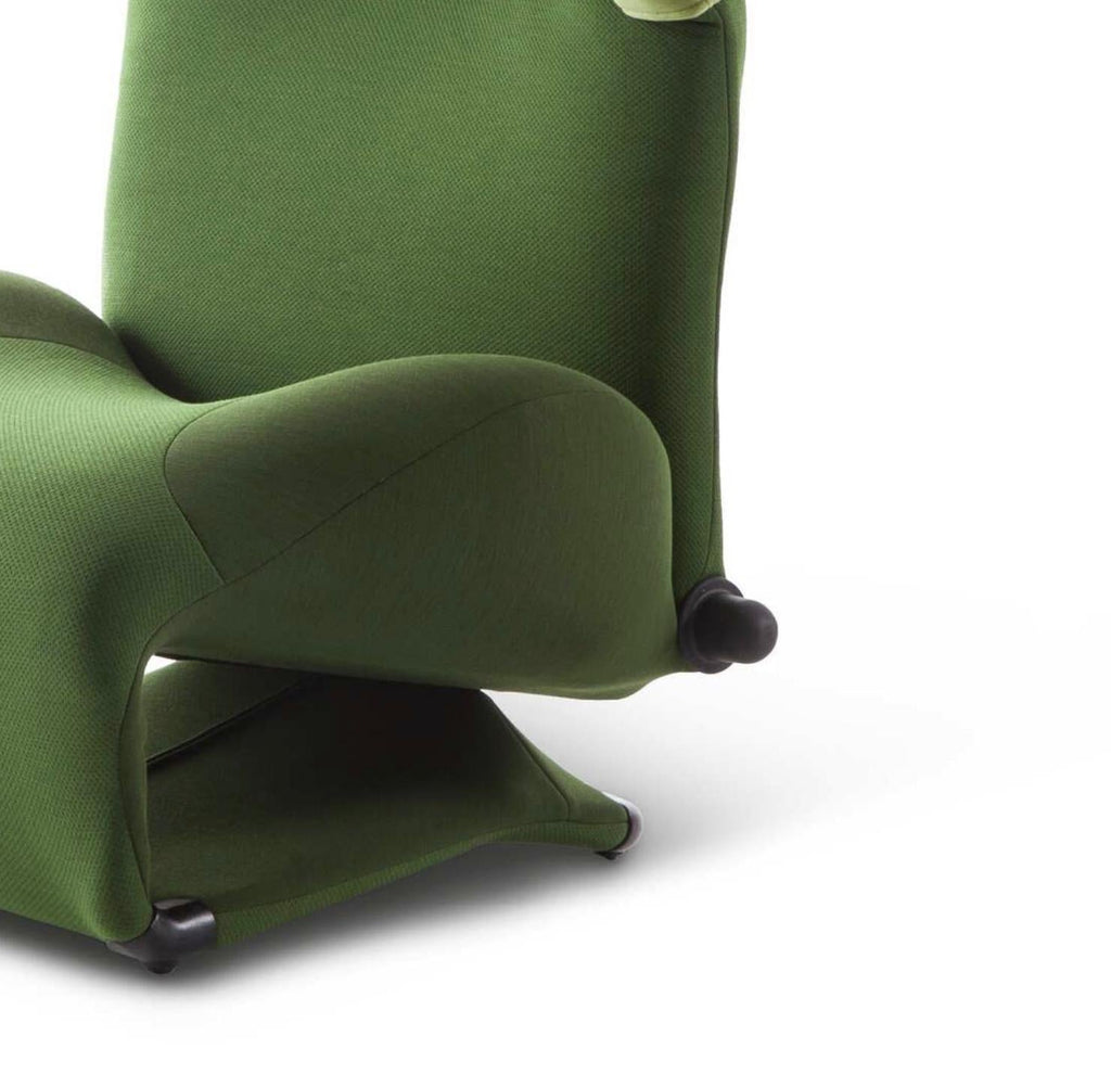 https://a.1stdibscdn.com/toshiyuki-kta-wink-armchair-for-cassina-for-sale-picture-7/f_14272/f_423198921731651704173/Captura_de_pantalla_2024_11_14_a_las_14_09_52_master.jpg