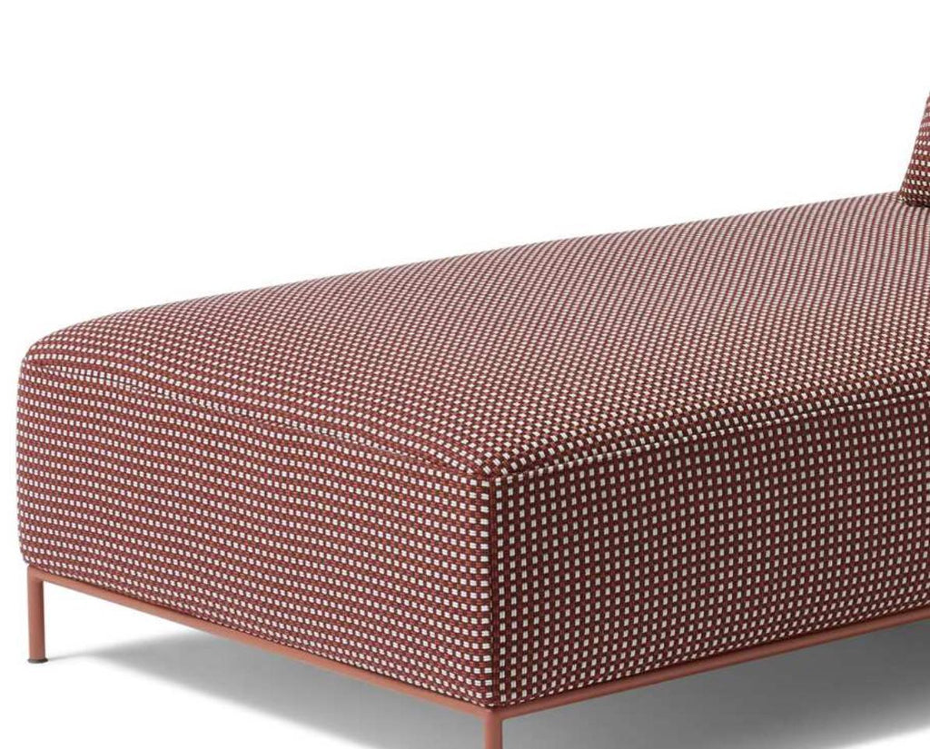 https://a.1stdibscdn.com/piero-lissoni-mex-hi-outdoor-sofa-modular-for-cassina-for-sale-picture-8/f_14272/f_423682321732002076573/Captura_de_pantalla_2024_11_19_a_las_8_11_22_master.jpg