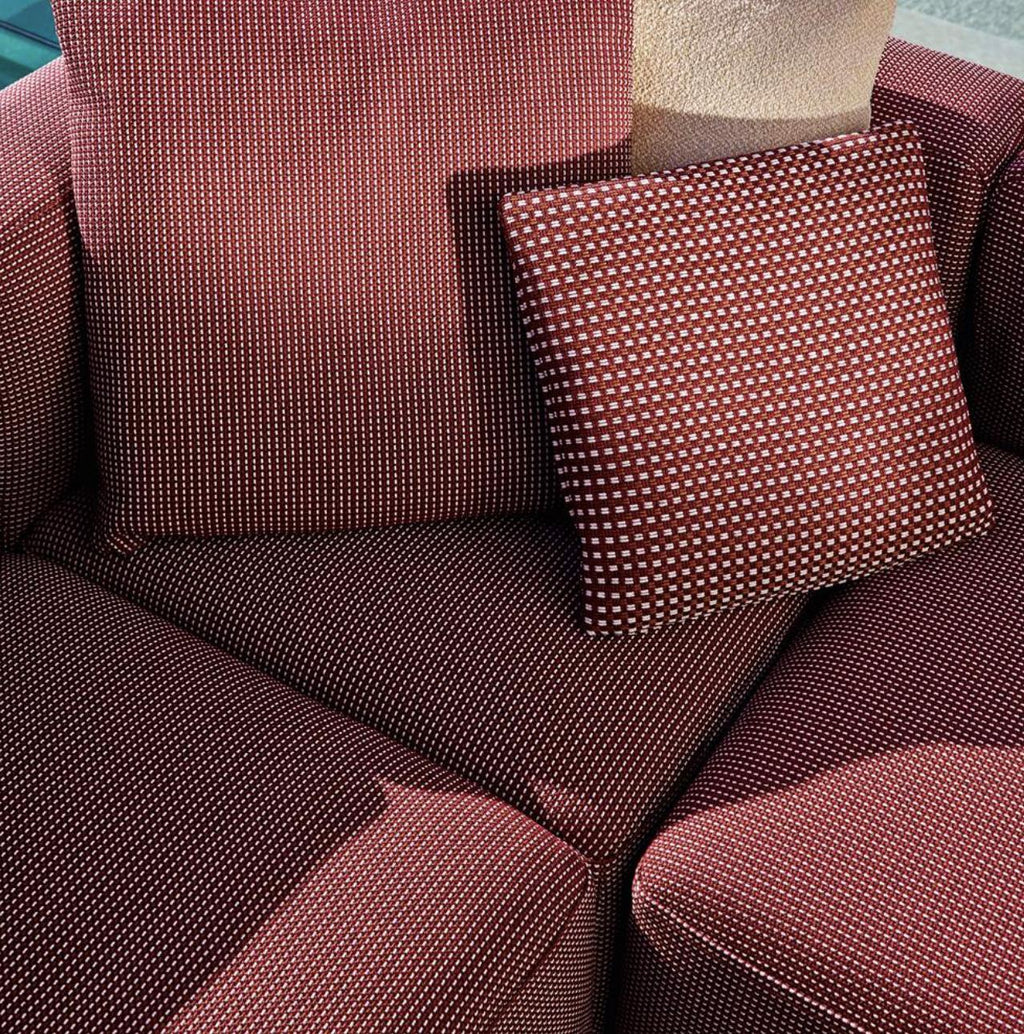 https://a.1stdibscdn.com/piero-lissoni-mex-hi-outdoor-sofa-modular-for-cassina-for-sale-picture-7/f_14272/f_423682321732002078623/Captura_de_pantalla_2024_11_19_a_las_8_12_48_master.jpg