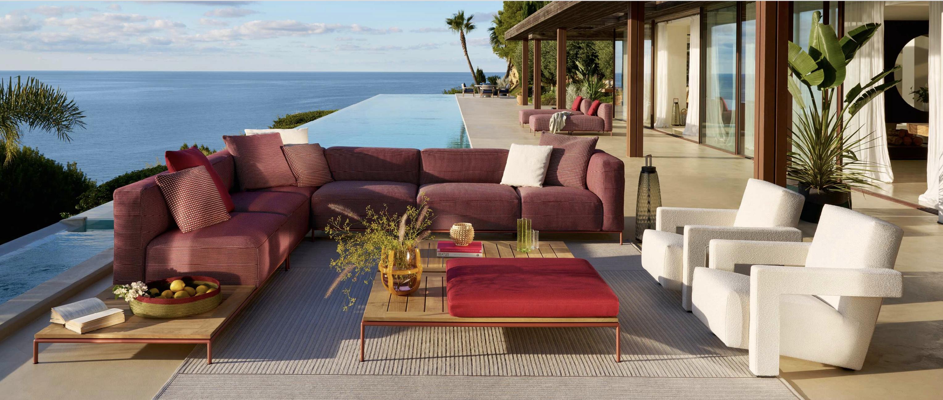 https://a.1stdibscdn.com/piero-lissoni-mex-hi-outdoor-sofa-modular-for-cassina-for-sale-picture-9/f_14272/f_423682321732001958442/Captura_de_pantalla_2024_11_19_a_las_8_12_59_master.jpg