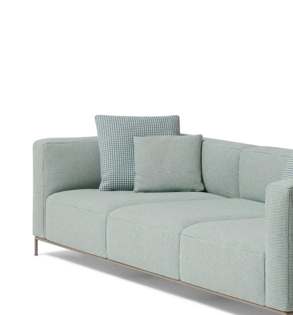 https://a.1stdibscdn.com/piero-lissoni-mex-hi-outdoor-sofa-modular-for-cassina-for-sale-picture-3/f_14272/f_423681621732001382804/Captura_de_pantalla_2024_11_19_a_las_8_24_11_master.jpg