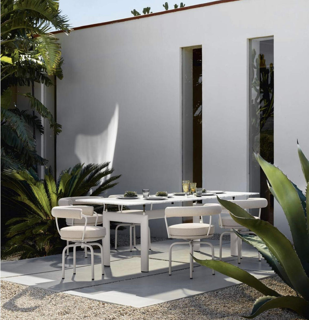 https://a.1stdibscdn.com/charlotte-perriand-7-fauteuil-tournant-outdoor-for-cassina-for-sale-picture-10/f_14272/f_423894121732107461018/Captura_de_pantalla_2024_11_20_a_las_13_52_36_master.jpg