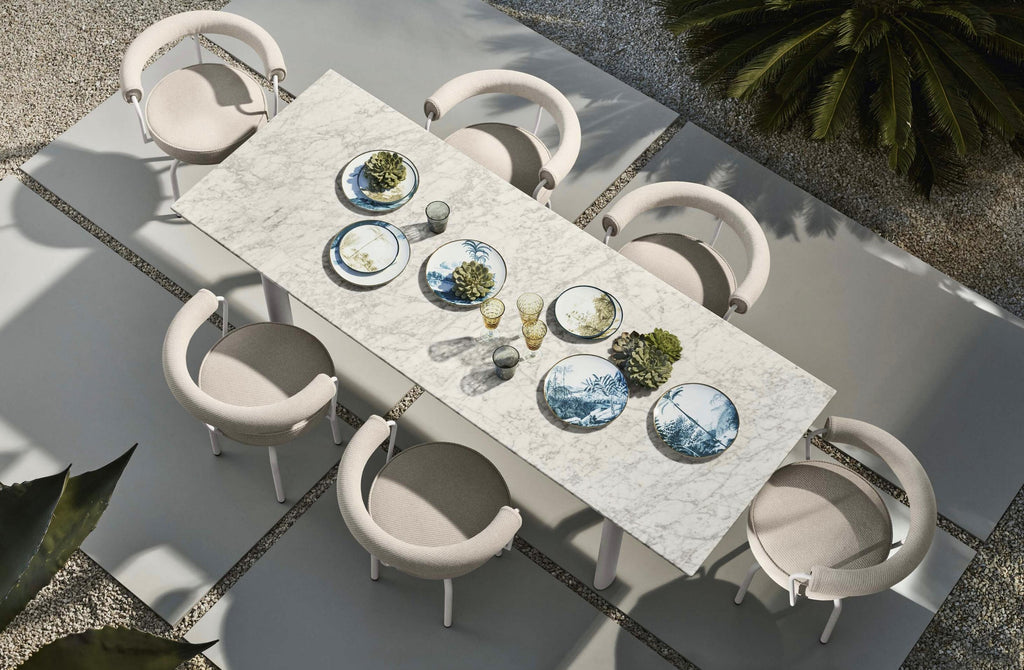 https://a.1stdibscdn.com/charlotte-perriand-7-fauteuil-tournant-outdoor-for-cassina-for-sale-picture-11/f_14272/f_423894121732107461530/Captura_de_pantalla_2024_11_20_a_las_13_52_47_master.jpg