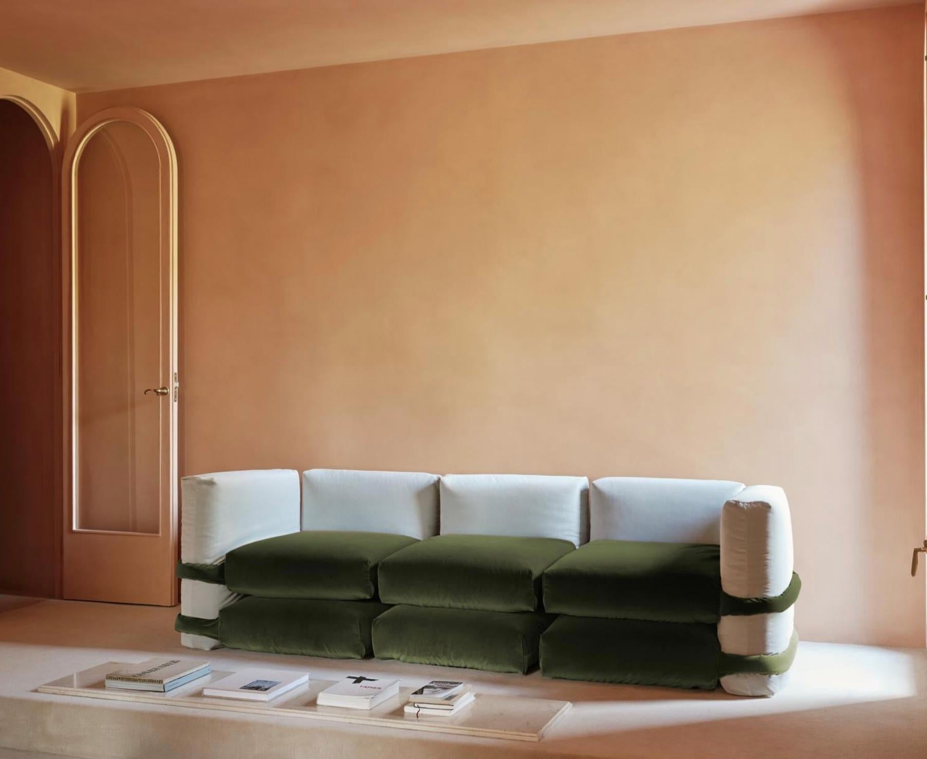 https://a.1stdibscdn.com/muller-van-severen-pillow-sofa-velvet-modular-sofa-for-bd-barcelona-for-sale-picture-14/f_14272/f_424604721732548927996/Captura_de_pantalla_2024_11_25_a_las_16_00_36_master.jpg