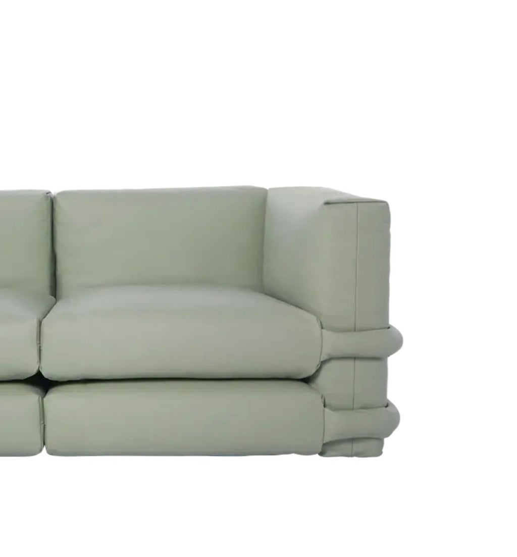 https://a.1stdibscdn.com/muller-van-severen-two-seater-pillow-sofa-in-leather-for-bd-barcelona-for-sale-picture-3/f_14272/f_424949221732716972764/Captura_de_pantalla_2024_11_27_a_las_11_10_59_master.jpg