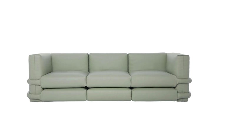 https://a.1stdibscdn.com/muller-van-severen-three-seater-pillow-sofa-green-color-for-bd-barcelona-for-sale-picture-3/f_14272/f_424911821732704400050/Captura_de_pantalla_2024_11_27_a_las_11_12_10_master.jpg?width=768