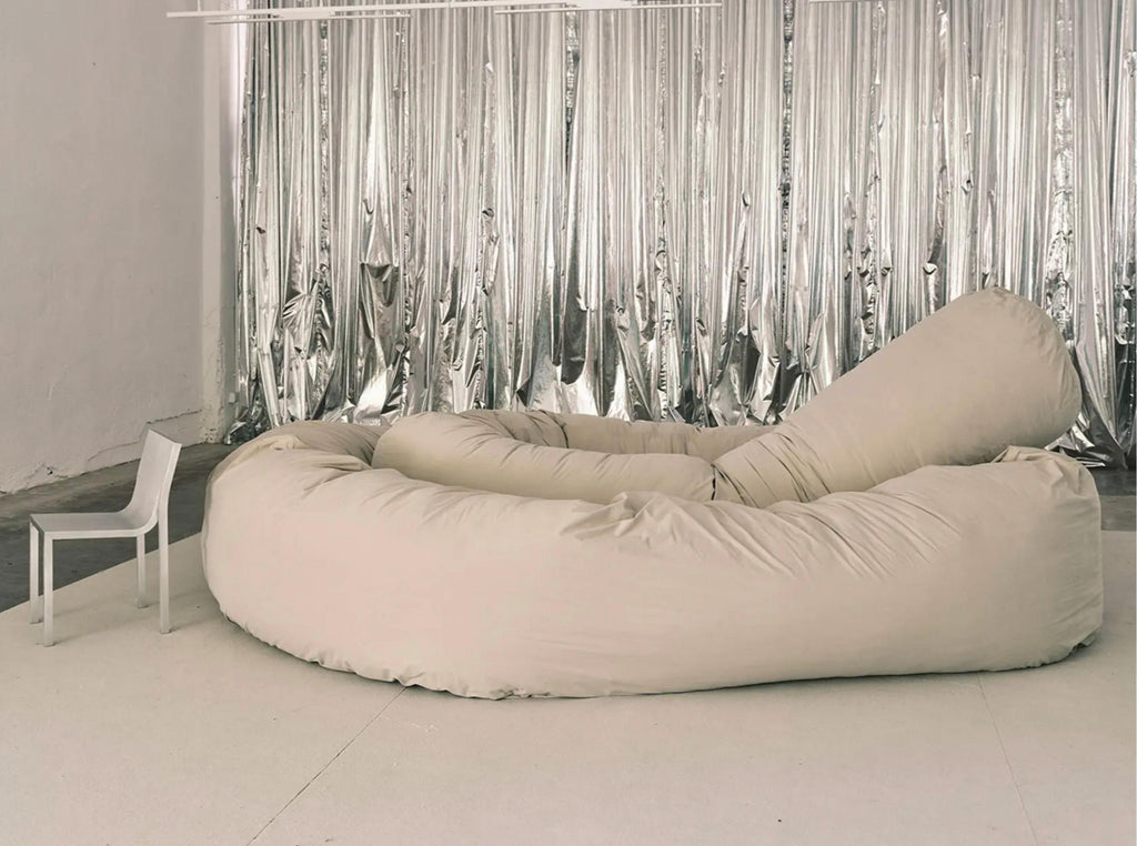 https://a.1stdibscdn.com/willo-perron-sausage-sofa-for-bd-barcelona-for-sale-picture-6/f_14272/f_425453721733122380437/Captura_de_pantalla_2024_12_02_a_las_7_47_25_master.jpg