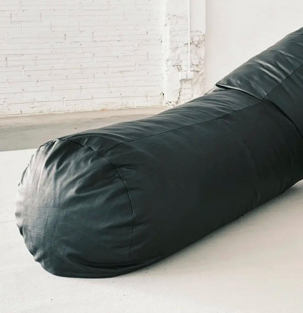 https://a.1stdibscdn.com/willo-perron-sausage-sofa-for-bd-barcelona-for-sale-picture-5/f_14272/f_425454521733123703337/Captura_de_pantalla_2024_12_02_a_las_8_05_34_master.jpg
