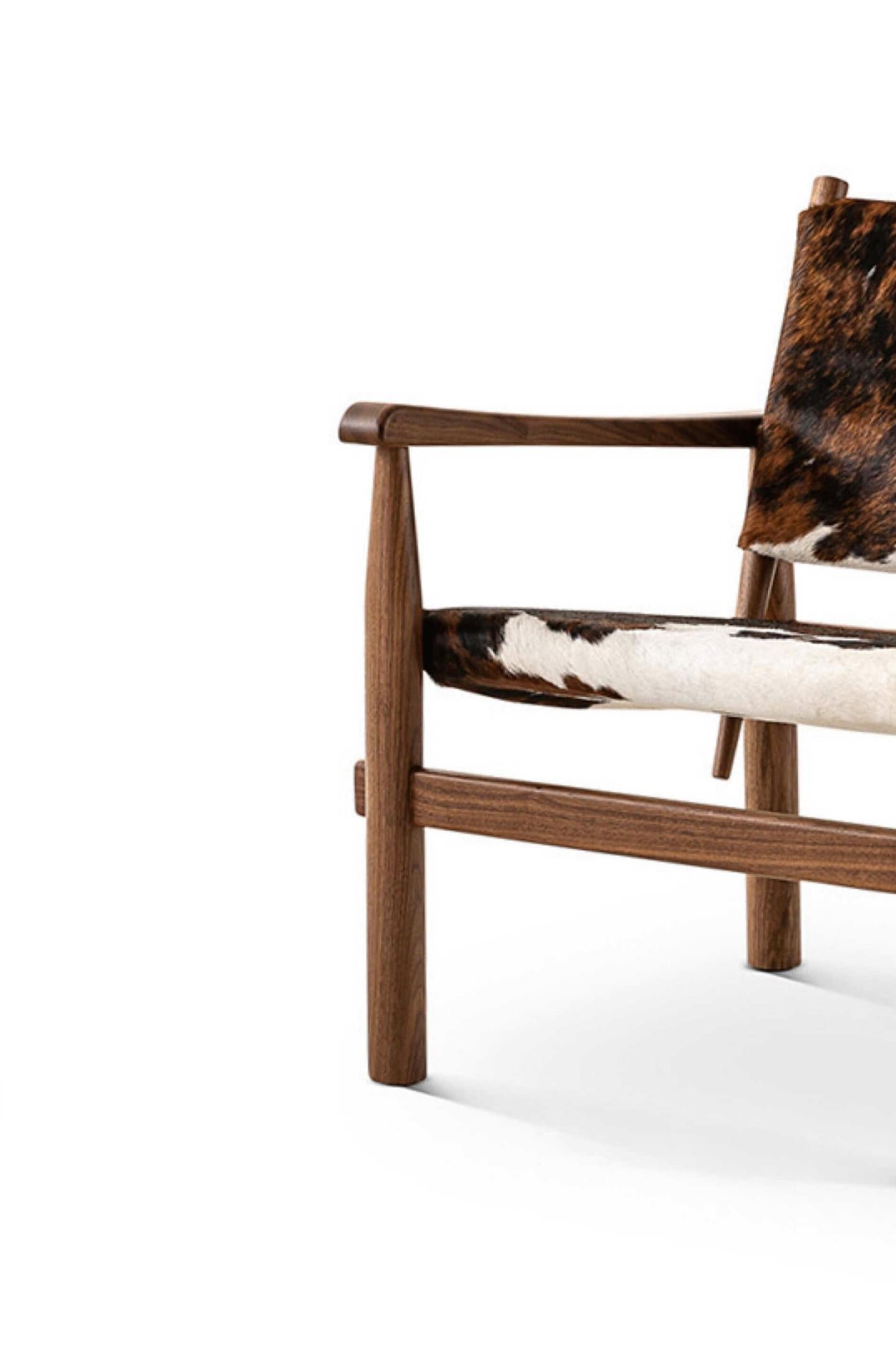 https://a.1stdibscdn.com/charlotte-perriand-doron-hotel-armchair-for-cassina-for-sale-picture-3/f_14272/f_425641721733230371493/Captura_de_pantalla_2024_12_03_a_las_13_42_16_master.jpg