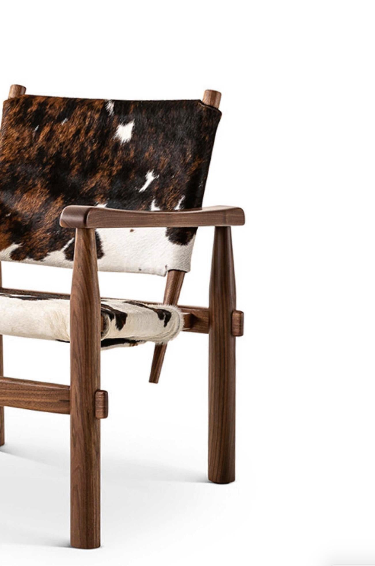 https://a.1stdibscdn.com/charlotte-perriand-doron-hotel-armchair-for-cassina-for-sale-picture-6/f_14272/f_425641721733230371892/Captura_de_pantalla_2024_12_03_a_las_13_42_28_master.jpg
