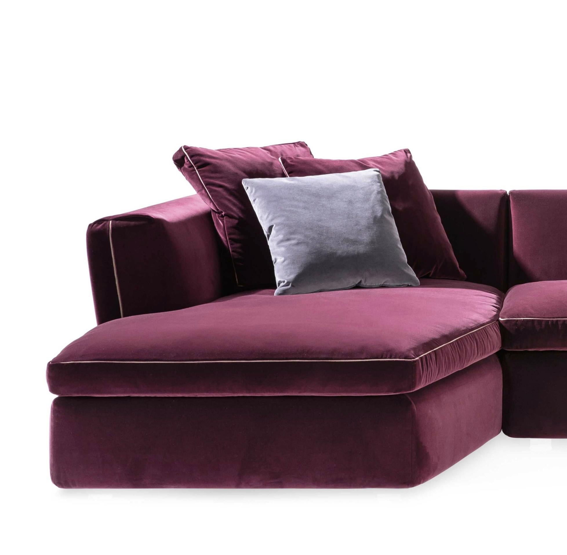 https://a.1stdibscdn.com/rodolfo-dordoni-dress-up-sectorial-sofa-for-cassina-for-sale-picture-3/f_14272/f_425644221733231309116/Captura_de_pantalla_2024_12_03_a_las_14_06_13_master.jpg