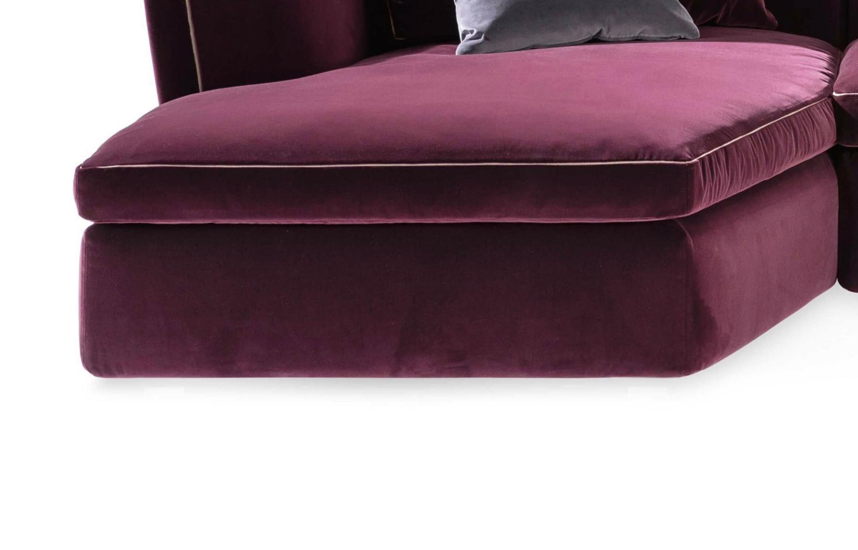 https://a.1stdibscdn.com/rodolfo-dordoni-dress-up-sectorial-sofa-for-cassina-for-sale-picture-8/f_14272/f_425644221733231308919/Captura_de_pantalla_2024_12_03_a_las_14_06_34_master.jpg