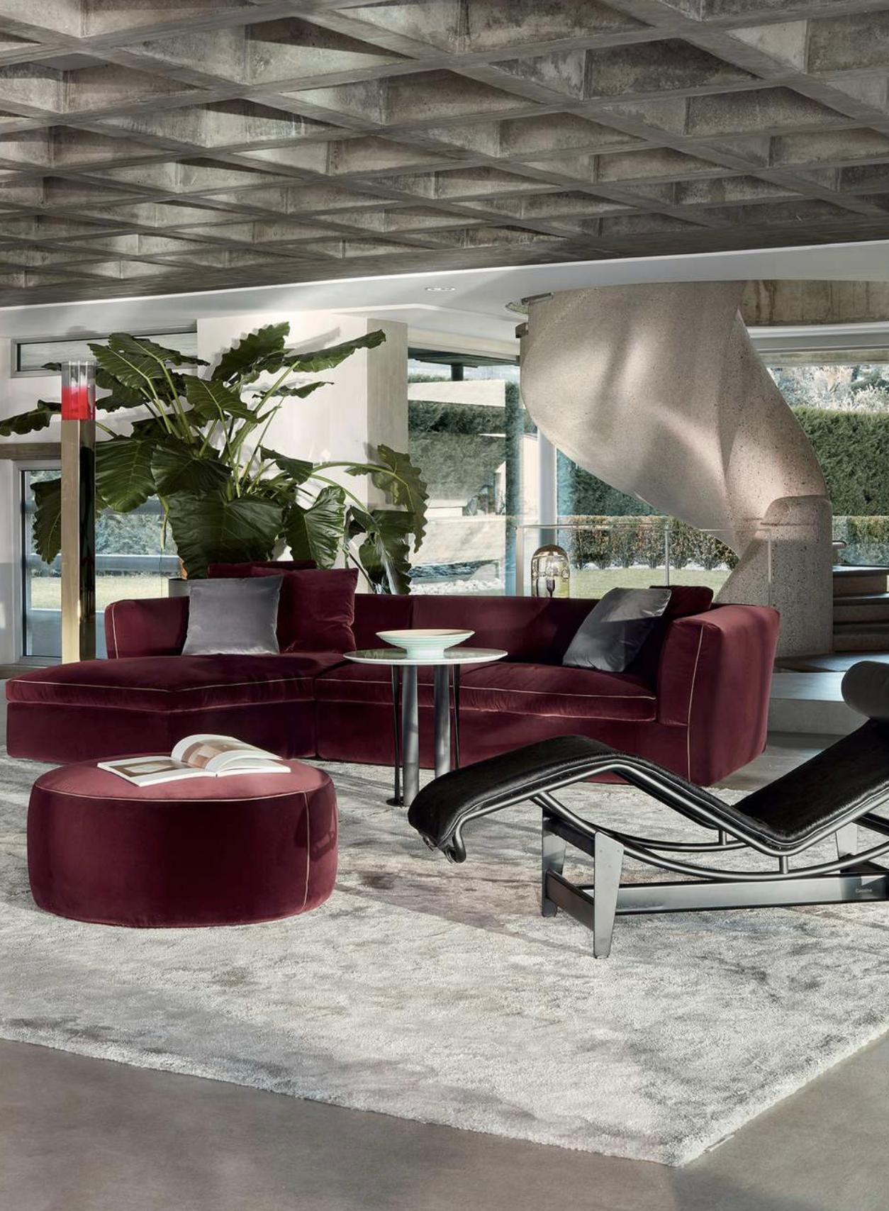 https://a.1stdibscdn.com/rodolfo-dordoni-dress-up-sectorial-sofa-for-cassina-for-sale-picture-16/f_14272/f_425644221733231480936/Captura_de_pantalla_2024_12_03_a_las_14_10_09_master.jpg