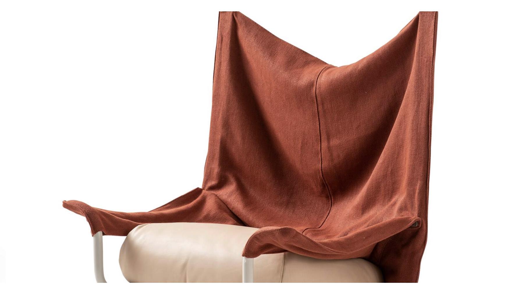 https://a.1stdibscdn.com/paolo-deganello-aeo-armchair-for-cassina-for-sale-picture-6/f_14272/f_425597321733210633884/Captura_de_pantalla_2024_12_03_a_las_8_21_52_master.jpg