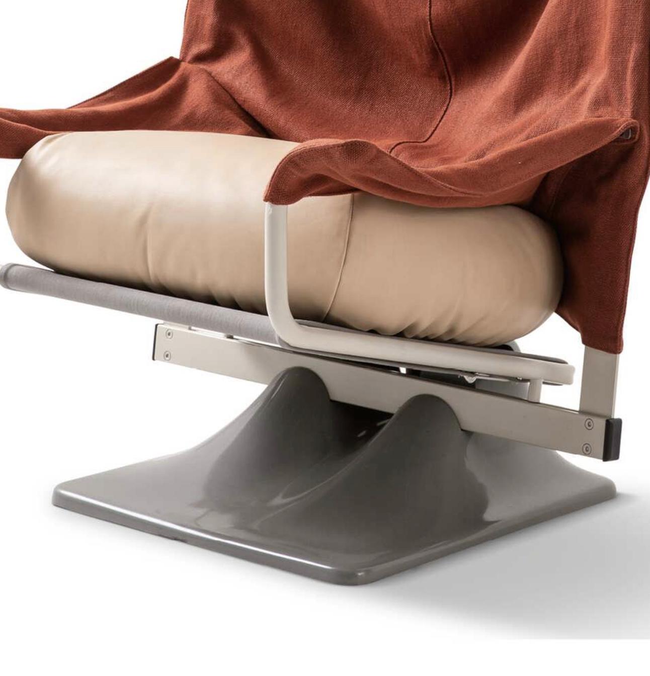 https://a.1stdibscdn.com/paolo-deganello-aeo-armchair-for-cassina-for-sale-picture-7/f_14272/f_425597321733210633853/Captura_de_pantalla_2024_12_03_a_las_8_22_31_master.jpg