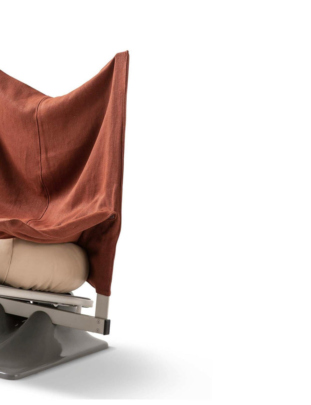 https://a.1stdibscdn.com/paolo-deganello-aeo-armchair-for-cassina-for-sale-picture-8/f_14272/f_425597321733210634033/Captura_de_pantalla_2024_12_03_a_las_8_22_40_master.jpg