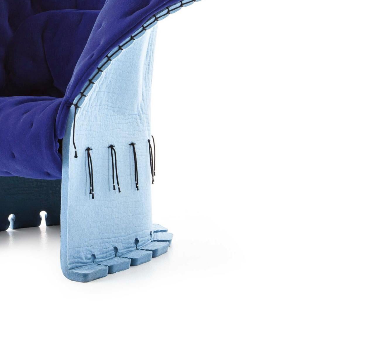 https://a.1stdibscdn.com/gaetano-pesce-feltri-felt-chair-for-cassina-for-sale-picture-5/f_14272/f_426472321733748613878/Captura_de_pantalla_2024_12_09_a_las_13_44_41_master.jpg