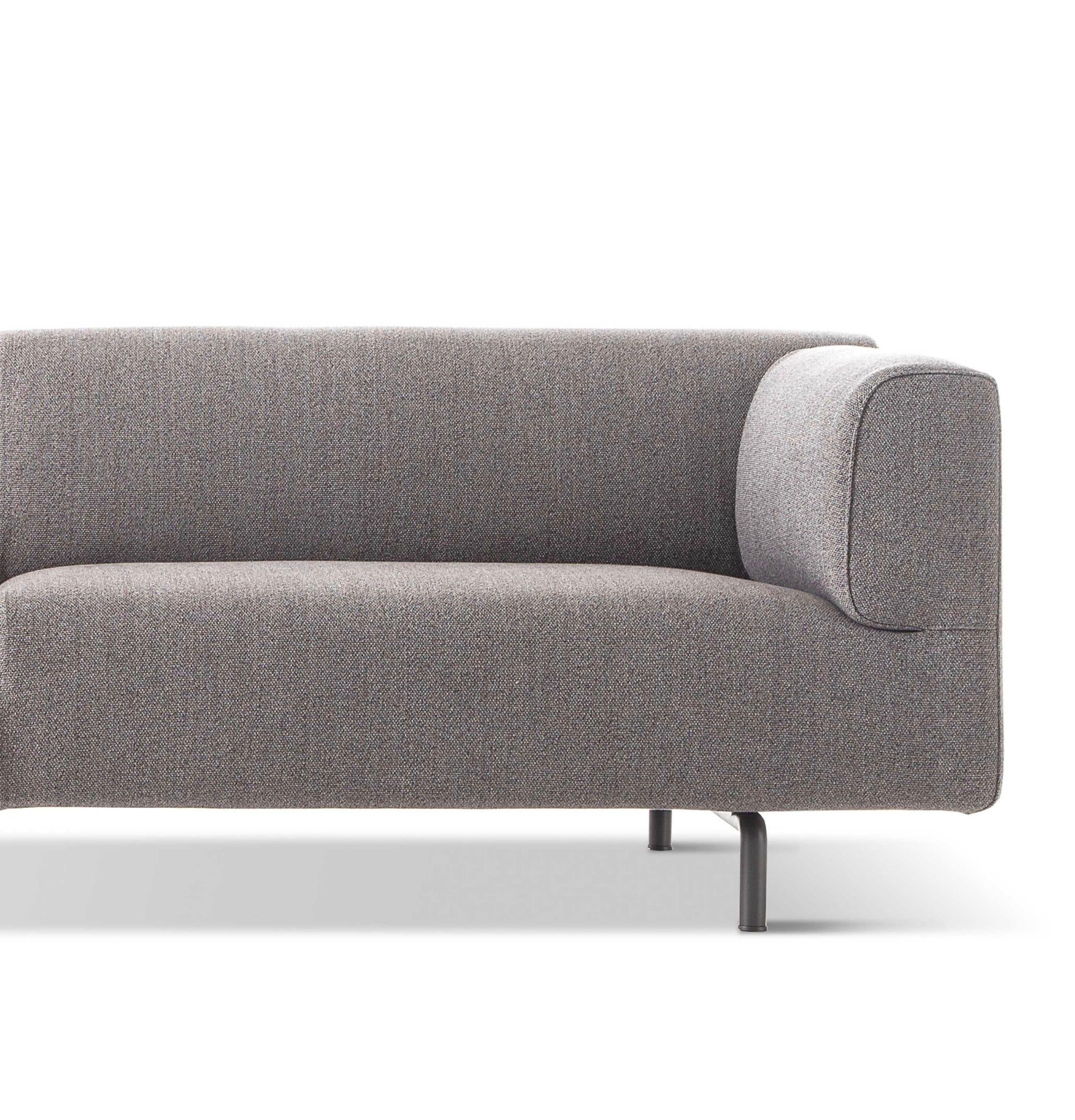https://a.1stdibscdn.com/piero-lissoni-two-seater-met-sofa-for-cassina-for-sale-picture-5/f_14272/f_427084221734016128254/Captura_de_pantalla_2024_12_12_a_las_15_28_13_master.jpg