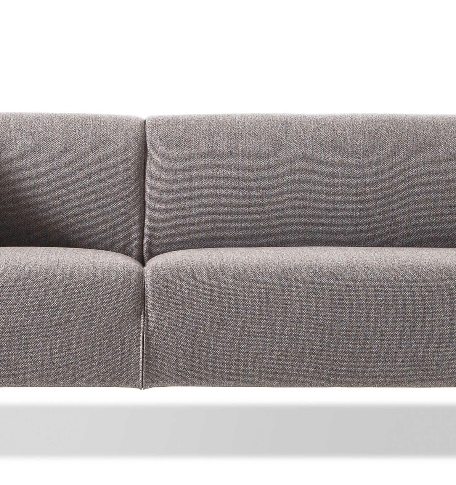 https://a.1stdibscdn.com/piero-lissoni-two-seater-met-sofa-for-cassina-for-sale-picture-7/f_14272/f_427084221734016128106/Captura_de_pantalla_2024_12_12_a_las_15_28_18_master.jpg