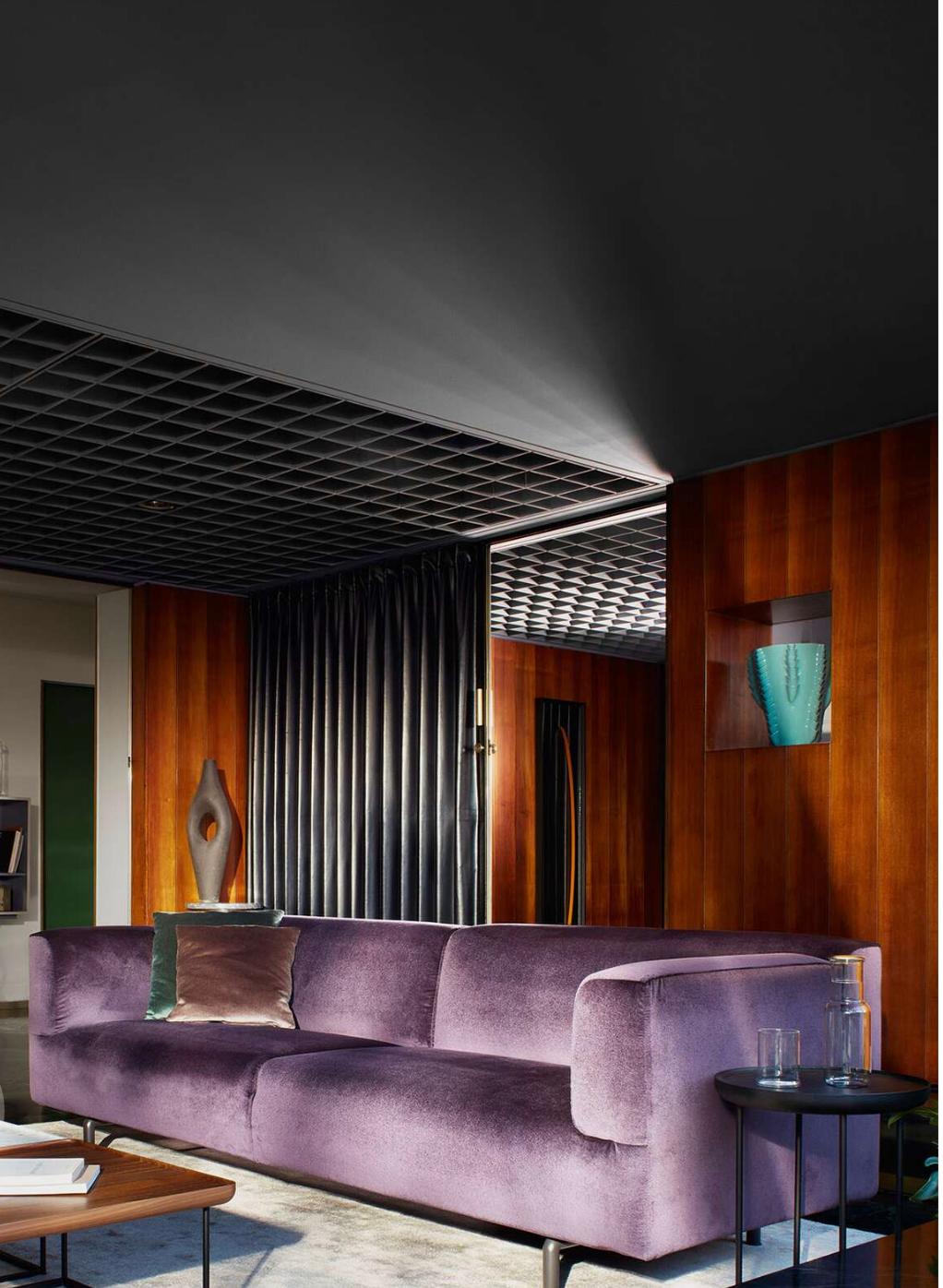 https://a.1stdibscdn.com/piero-lissoni-two-seater-met-sofa-for-cassina-for-sale-picture-9/f_14272/f_427084221734015734576/Captura_de_pantalla_2024_12_12_a_las_15_34_40_master.jpg