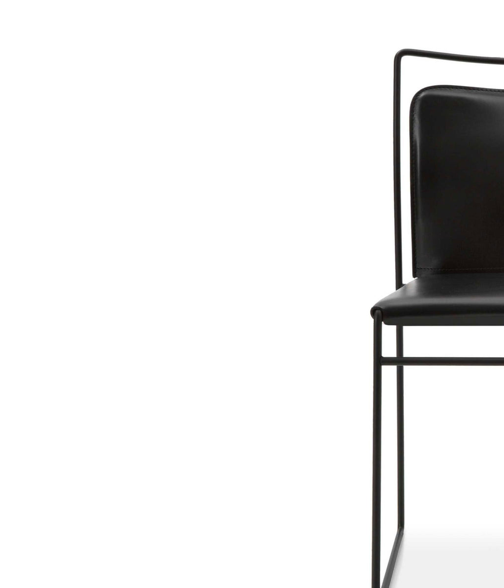 https://a.1stdibscdn.com/kazuhide-takahama-tulu-chair-for-cassina-for-sale-picture-7/f_14272/f_427096221734018703188/Captura_de_pantalla_2024_12_12_a_las_16_50_05_master.jpg
