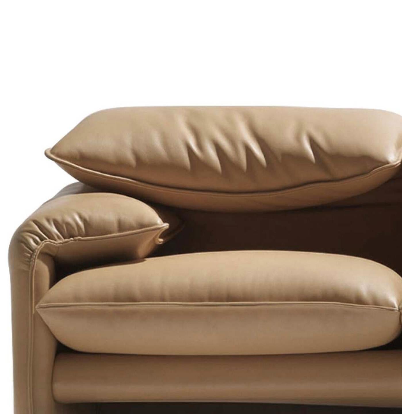 https://a.1stdibscdn.com/vico-magistretti-maralunga-three-seater-sofa-for-cassina-for-sale-picture-3/f_14272/f_426964021733986724950/Captura_de_pantalla_2024_12_12_a_las_7_52_38_master.jpg