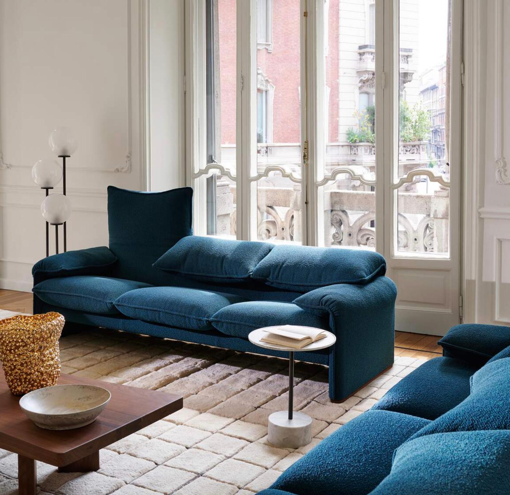 https://a.1stdibscdn.com/vico-magistretti-maralunga-two-seater-sofa-for-cassina-for-sale-picture-12/f_14272/f_426989921733988352190/Captura_de_pantalla_2024_12_12_a_las_7_55_03_master.jpg