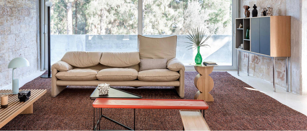 https://a.1stdibscdn.com/vico-magistretti-maralunga-two-seater-sofa-for-cassina-for-sale-picture-14/f_14272/f_426989921733988353174/Captura_de_pantalla_2024_12_12_a_las_7_55_22_master.jpg