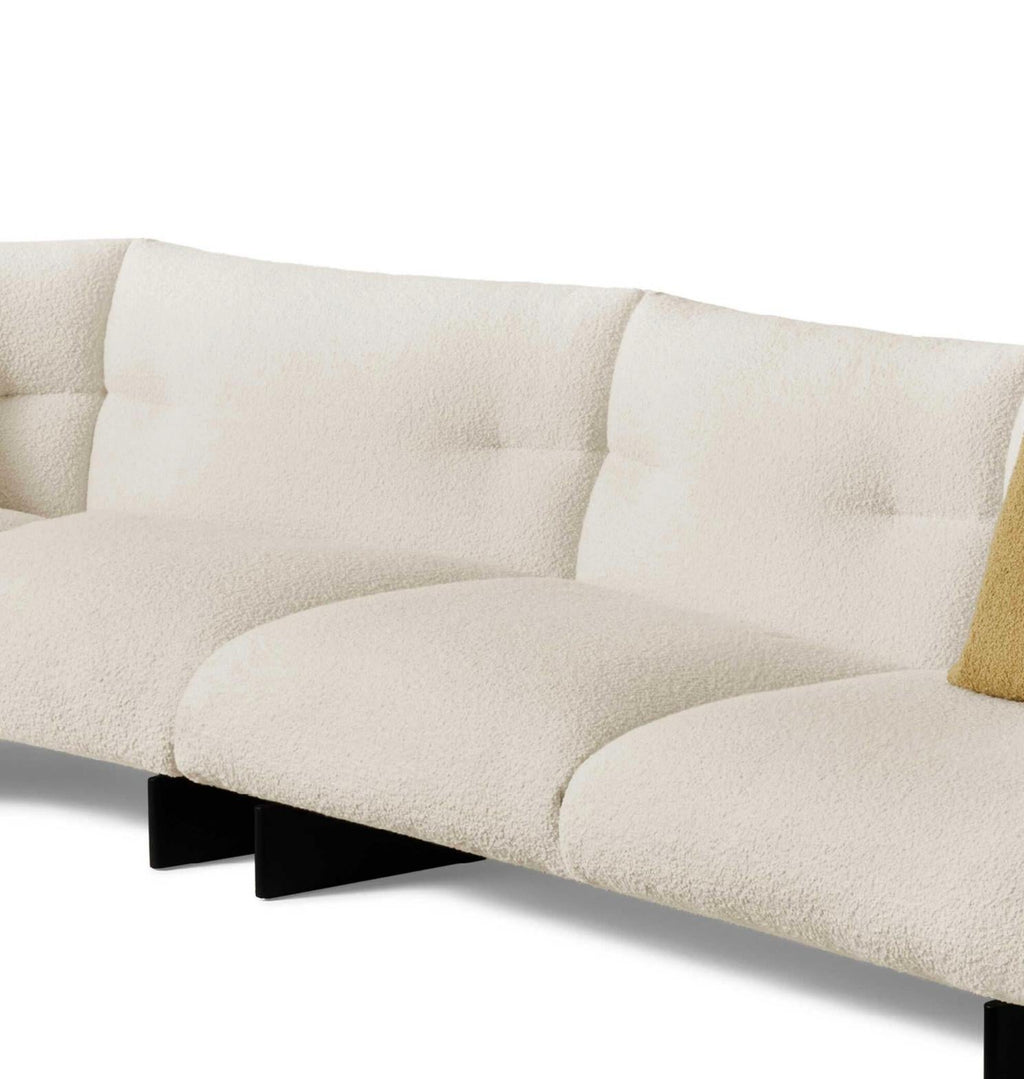 https://a.1stdibscdn.com/patricia-urquiola-mon-cloud-sofa-for-cassina-for-sale-picture-6/f_14272/f_427861321734418483048/Captura_de_pantalla_2024_12_17_a_las_7_52_25_master.jpg
