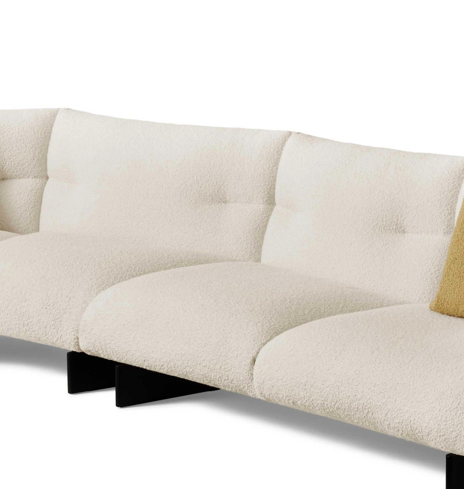 https://a.1stdibscdn.com/patricia-urquiola-mon-cloud-sofa-for-cassina-for-sale-picture-6/f_14272/f_427861321734418483048/Captura_de_pantalla_2024_12_17_a_las_7_52_25_master.jpg