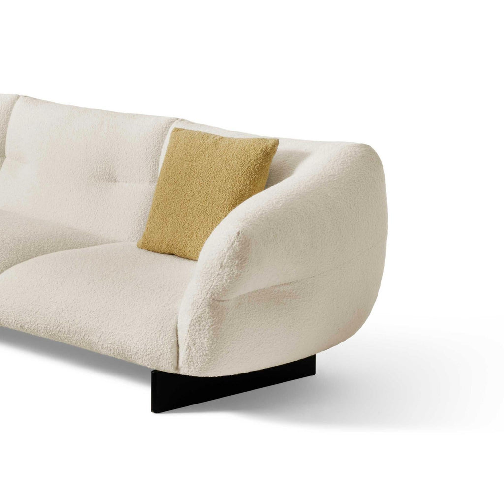 https://a.1stdibscdn.com/patricia-urquiola-mon-cloud-sofa-for-cassina-for-sale-picture-7/f_14272/f_427861321734418483143/Captura_de_pantalla_2024_12_17_a_las_7_52_31_master.jpg