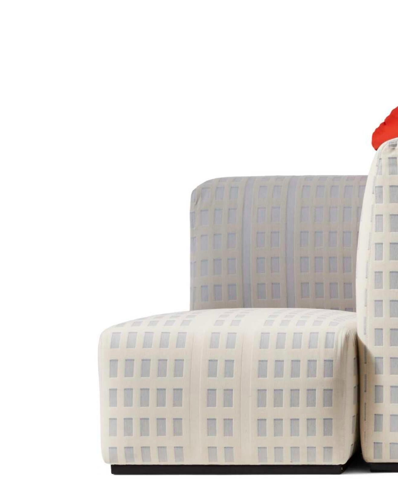 https://a.1stdibscdn.com/gaetano-pesce-tramonto-a-new-york-sofa-for-cassina-for-sale-picture-8/f_14272/f_428268221734591962383/Captura_de_pantalla_2024_12_19_a_las_7_59_46_master.jpg