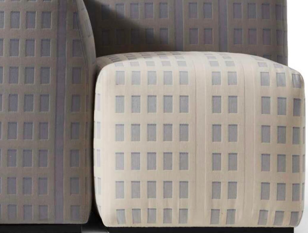 https://a.1stdibscdn.com/gaetano-pesce-tramonto-a-new-york-sofa-for-cassina-for-sale-picture-9/f_14272/f_428268221734591962149/Captura_de_pantalla_2024_12_19_a_las_7_59_52_master.jpg