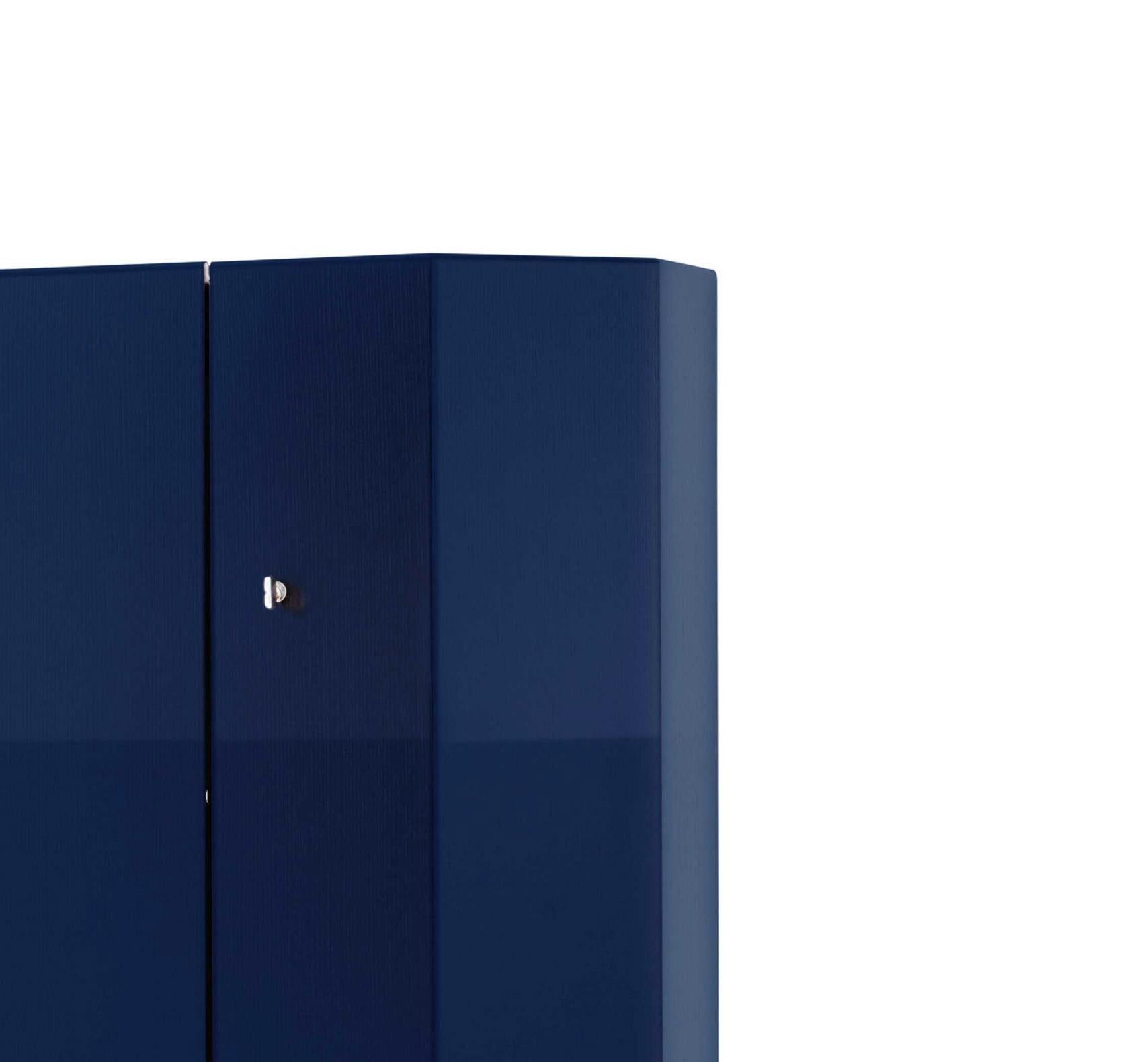 https://a.1stdibscdn.com/kazuhide-takahama-bramante-cabinet-for-cassina-for-sale-picture-6/f_14272/f_428511421734694279005/Captura_de_pantalla_2024_12_20_a_las_12_27_27_master.jpg