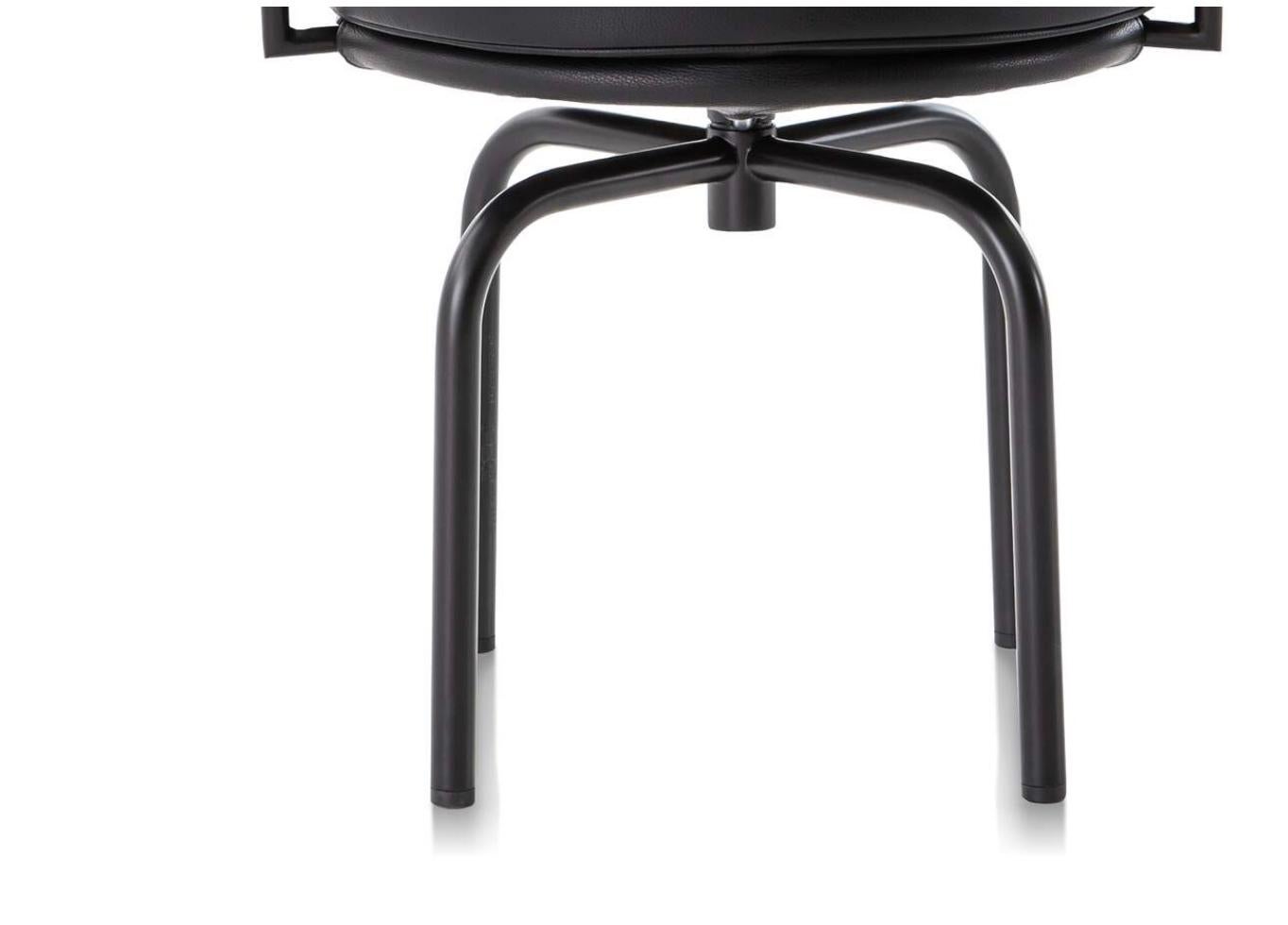 https://a.1stdibscdn.com/charlotte-perriand-7-fauteuil-tournant-durable-chair-for-cassina-for-sale-picture-3/f_14272/f_428884121734959699042/Captura_de_pantalla_2024_12_23_a_las_14_11_47_master.jpg