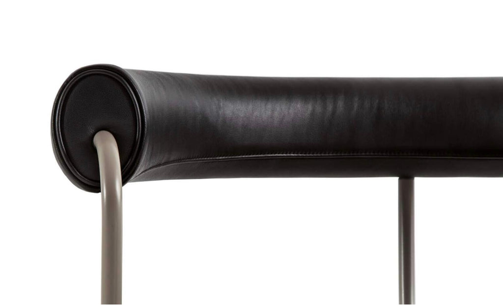 https://a.1stdibscdn.com/charlotte-perriand-7-fauteuil-tournant-durable-chair-for-cassina-for-sale-picture-6/f_14272/f_428884121734959699258/Captura_de_pantalla_2024_12_23_a_las_14_12_04_master.jpg