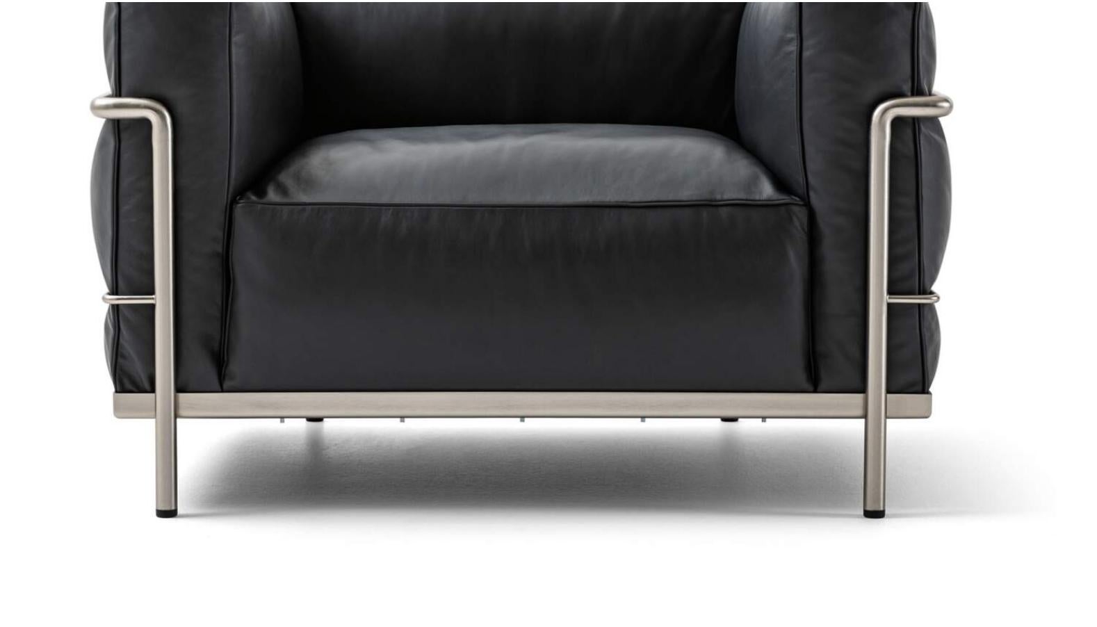 https://a.1stdibscdn.com/le-corbusier-3-fauteuil-grand-confort-grand-modele-durable-for-cassina-for-sale-picture-6/f_14272/f_430585421736258842685/Captura_de_pantalla_2025_01_07_a_las_15_03_24_master.jpg