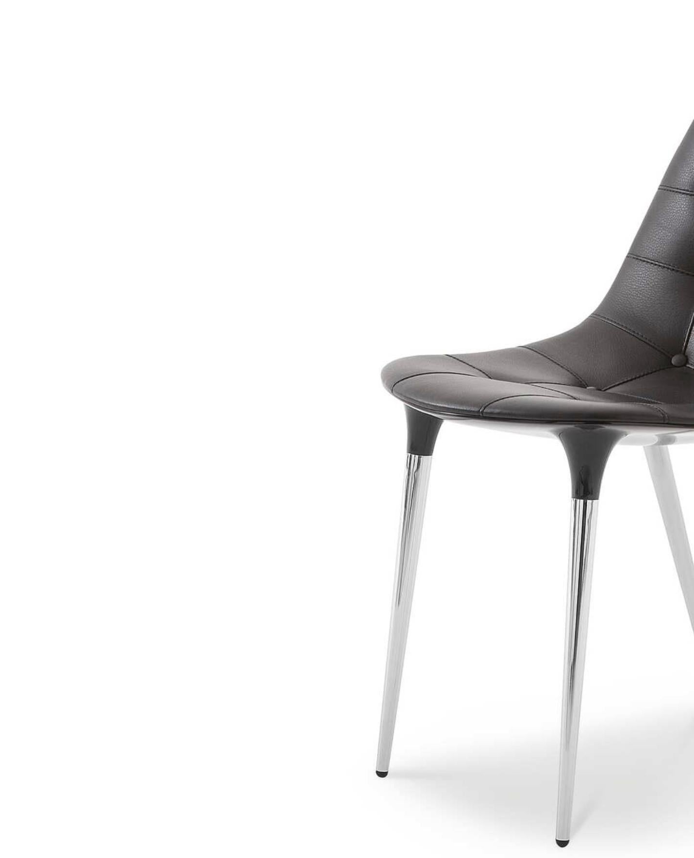 https://a.1stdibscdn.com/philippe-starck-caprice-245-chair-for-cassina-for-sale-picture-8/f_14272/f_431184921736612853644/Captura_de_pantalla_2025_01_11_a_las_17_14_34_master.jpg