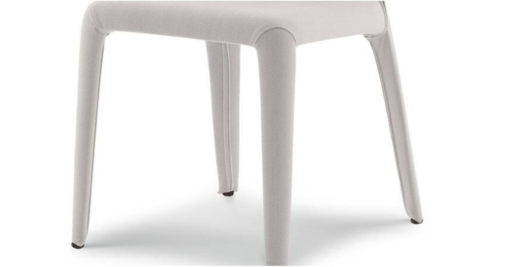 https://a.1stdibscdn.com/hannes-wettstein-hola-367-chair-for-cassina-for-sale-picture-11/f_14272/f_431474421736857470557/Captura_de_pantalla_2025_01_14_a_las_13_22_42_master.jpg