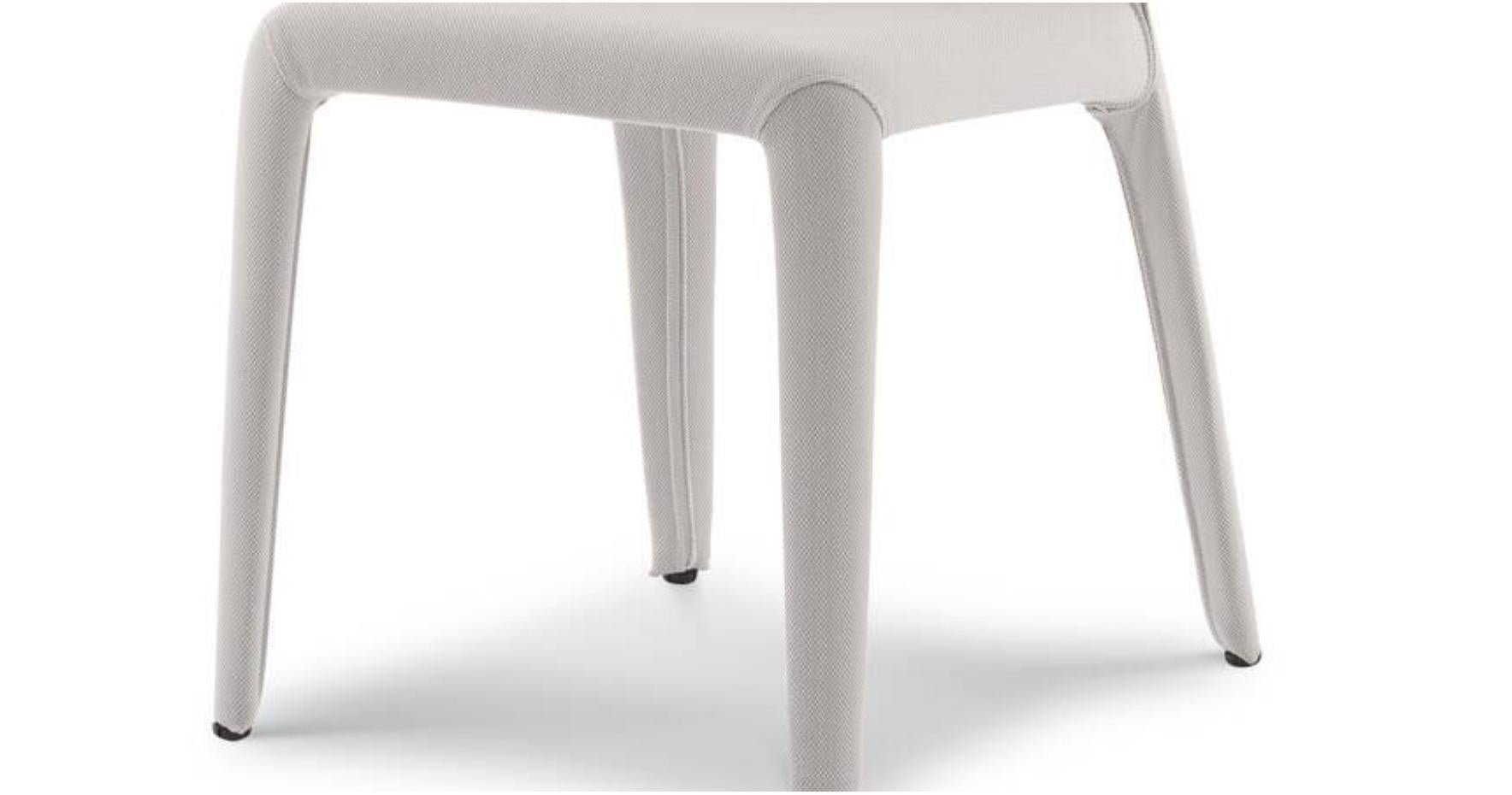 https://a.1stdibscdn.com/hannes-wettstein-hola-367-chair-for-cassina-for-sale-picture-11/f_14272/f_431474421736857470557/Captura_de_pantalla_2025_01_14_a_las_13_22_42_master.jpg