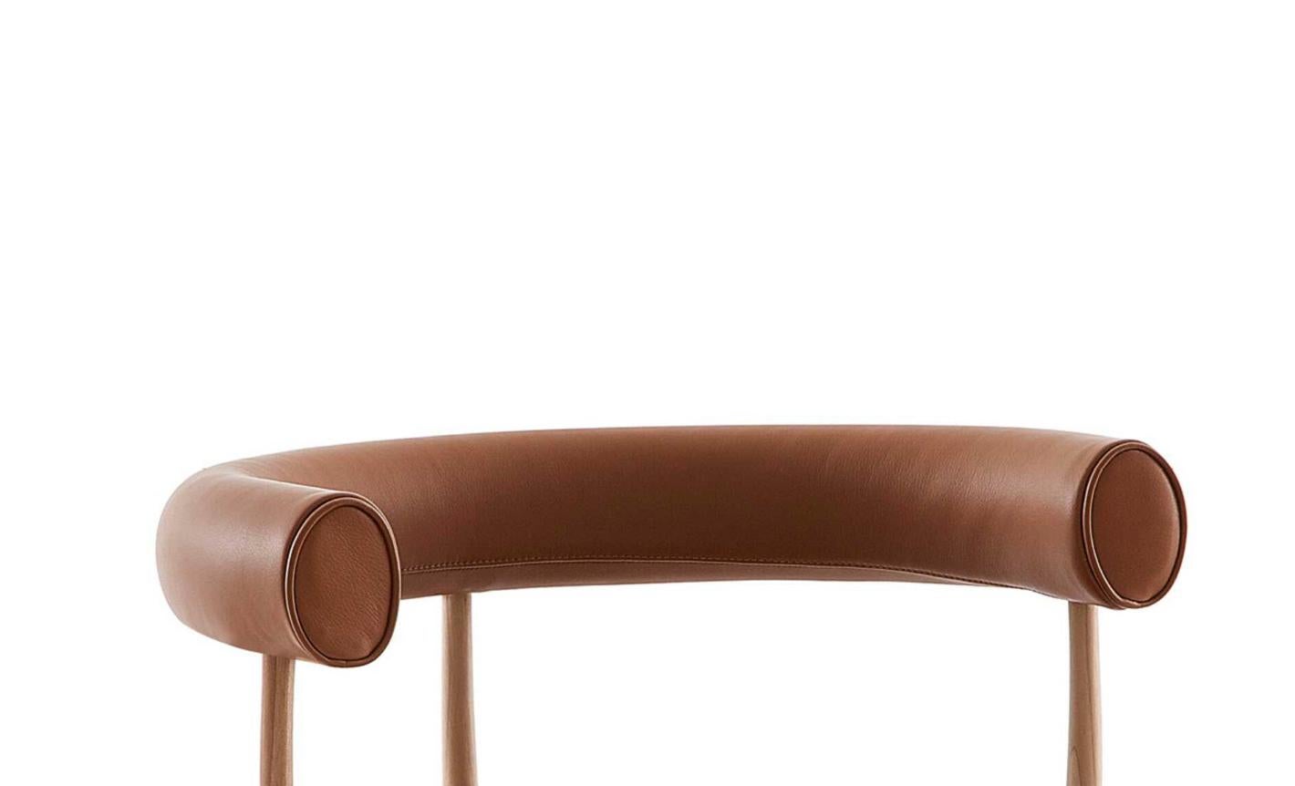 https://a.1stdibscdn.com/charlotte-perriand-indochine-chair-for-cassina-for-sale-picture-7/f_14272/f_431504621736867864804/Captura_de_pantalla_2025_01_14_a_las_16_16_59_master.jpg