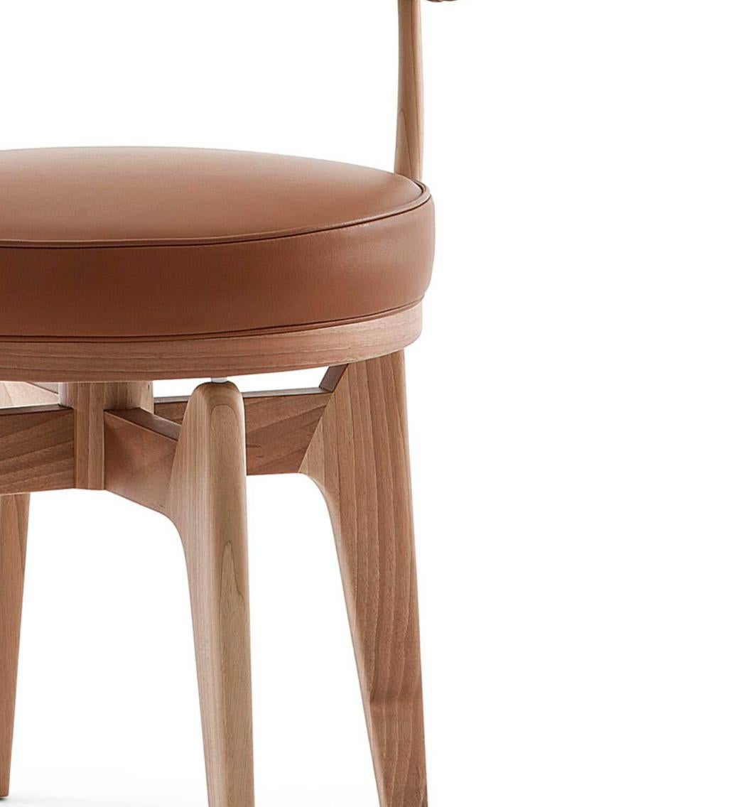 https://a.1stdibscdn.com/charlotte-perriand-indochine-chair-for-cassina-for-sale-picture-8/f_14272/f_431504621736867864833/Captura_de_pantalla_2025_01_14_a_las_16_17_05_master.jpg
