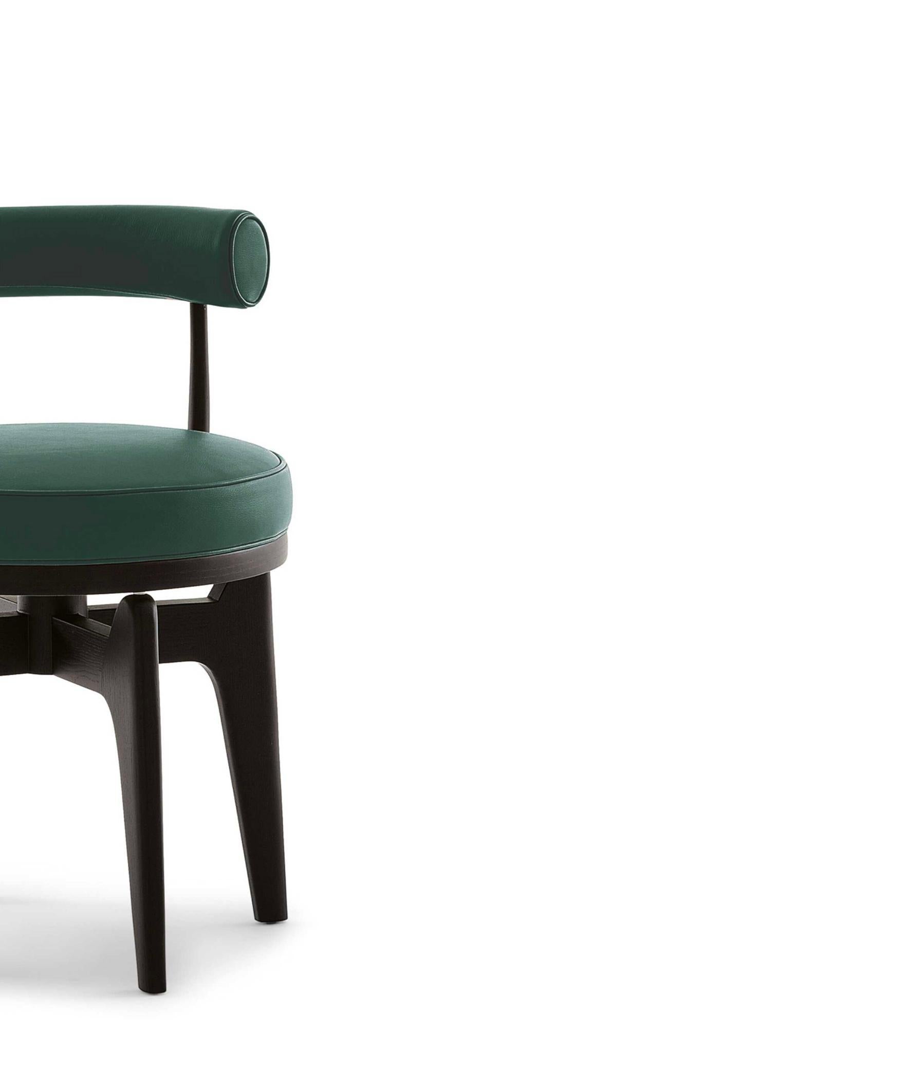 https://a.1stdibscdn.com/charlotte-perriand-indochine-chair-for-cassina-for-sale-picture-7/f_14272/f_431509721736869521592/Captura_de_pantalla_2025_01_14_a_las_16_42_18_master.jpg