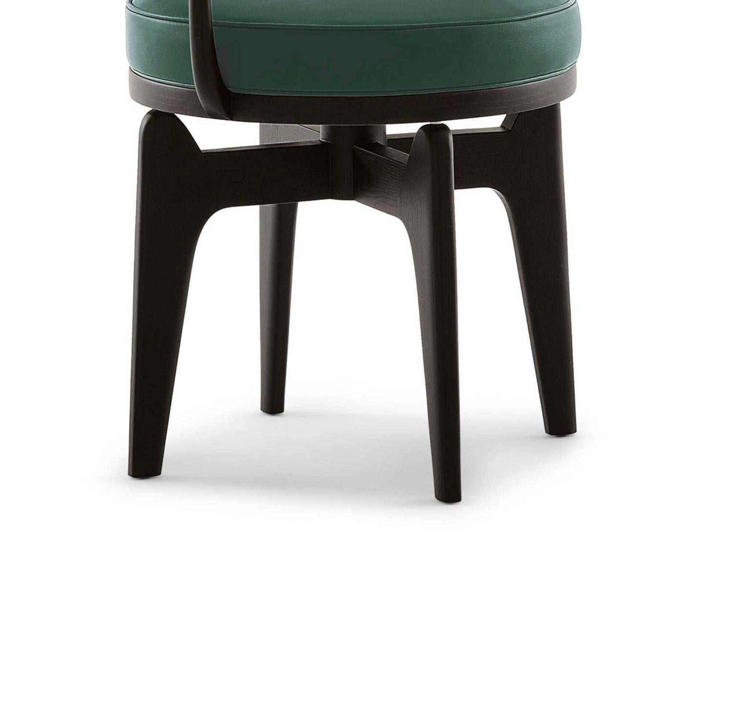 https://a.1stdibscdn.com/charlotte-perriand-indochine-chair-for-cassina-for-sale-picture-6/f_14272/f_431509721736869521562/Captura_de_pantalla_2025_01_14_a_las_16_42_22_master.jpg