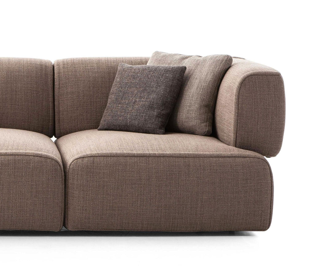 https://a.1stdibscdn.com/patricia-urquiola-bowl-sofa-for-cassina-for-sale-picture-7/f_14272/f_431642221736948550195/Captura_de_pantalla_2025_01_15_a_las_14_40_24_master.jpg