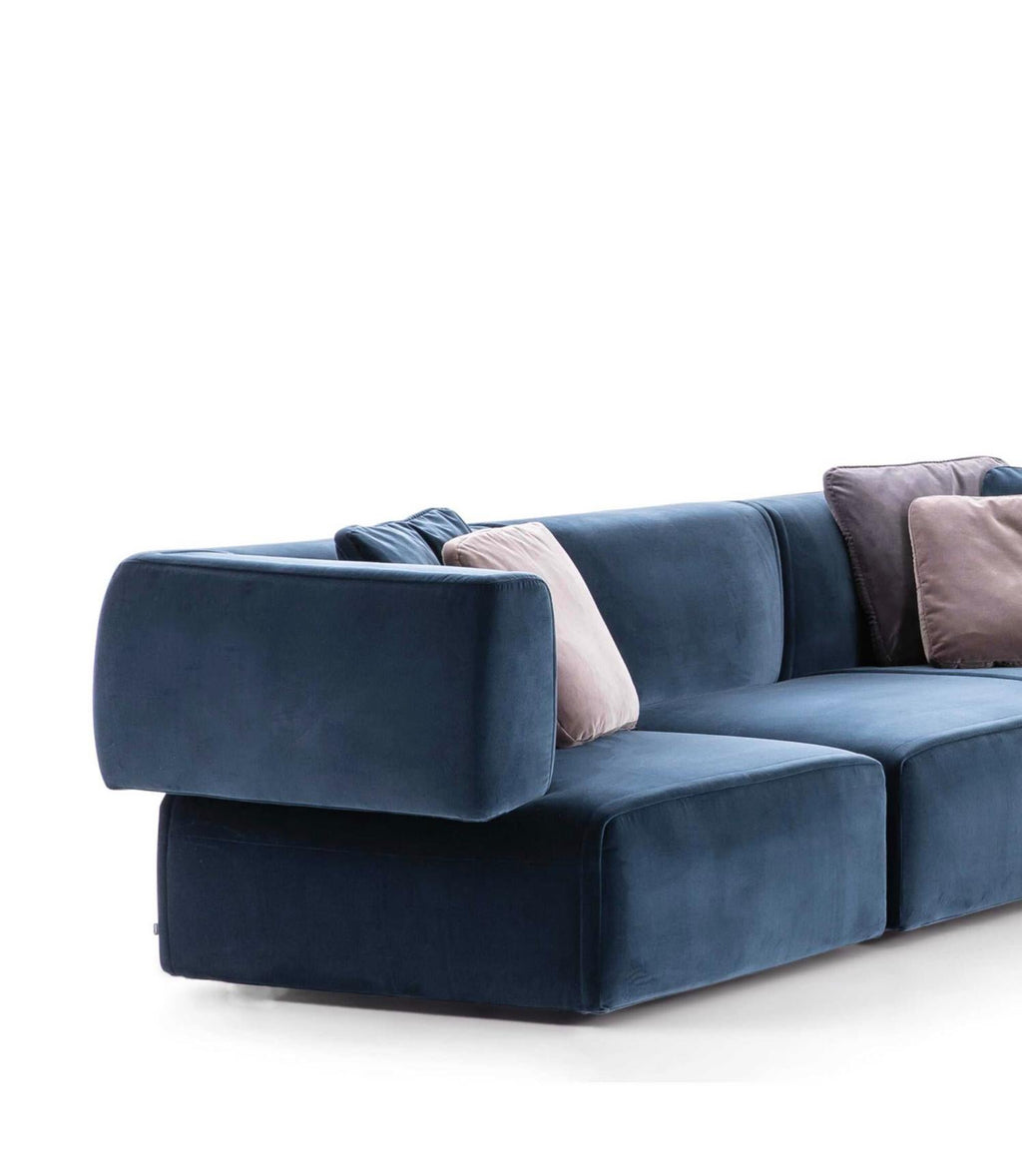 https://a.1stdibscdn.com/patricia-urquiola-bowl-sofa-for-cassina-for-sale-picture-10/f_14272/f_431645521736949950015/Captura_de_pantalla_2025_01_15_a_las_15_00_34_master.jpg